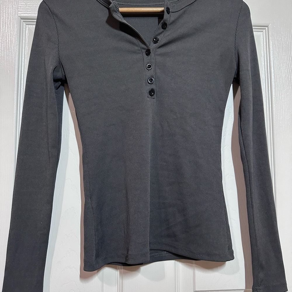 Gray Long Sleeve Fitted Button Down Shirt